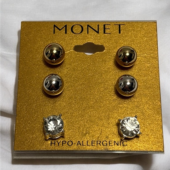 🛍️3 for $25🛍️ Monet Gold & Silver Tone Studs & CZ Earrings - Picture 3 of 4